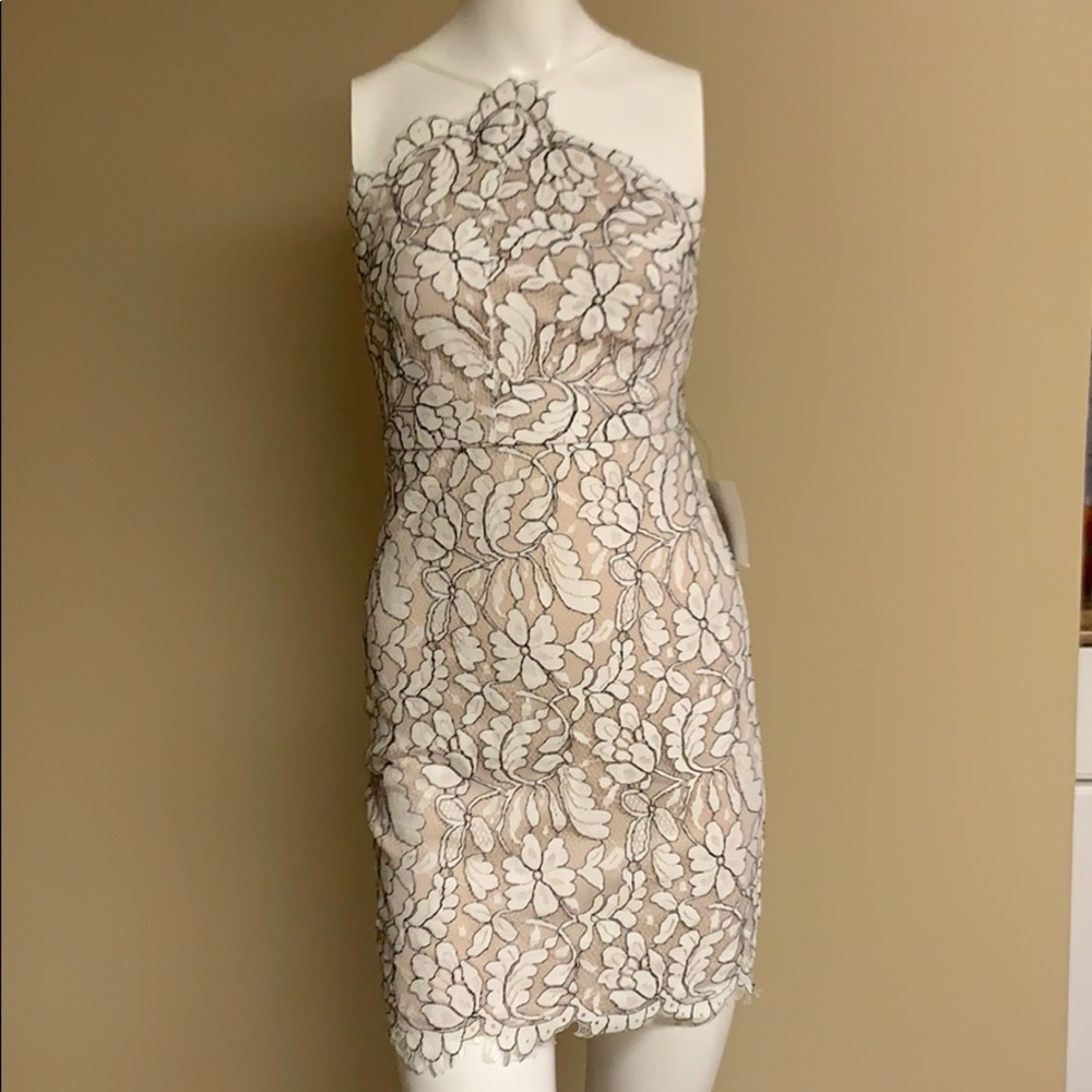NWT Lulu’s nude/white dress. Size Small